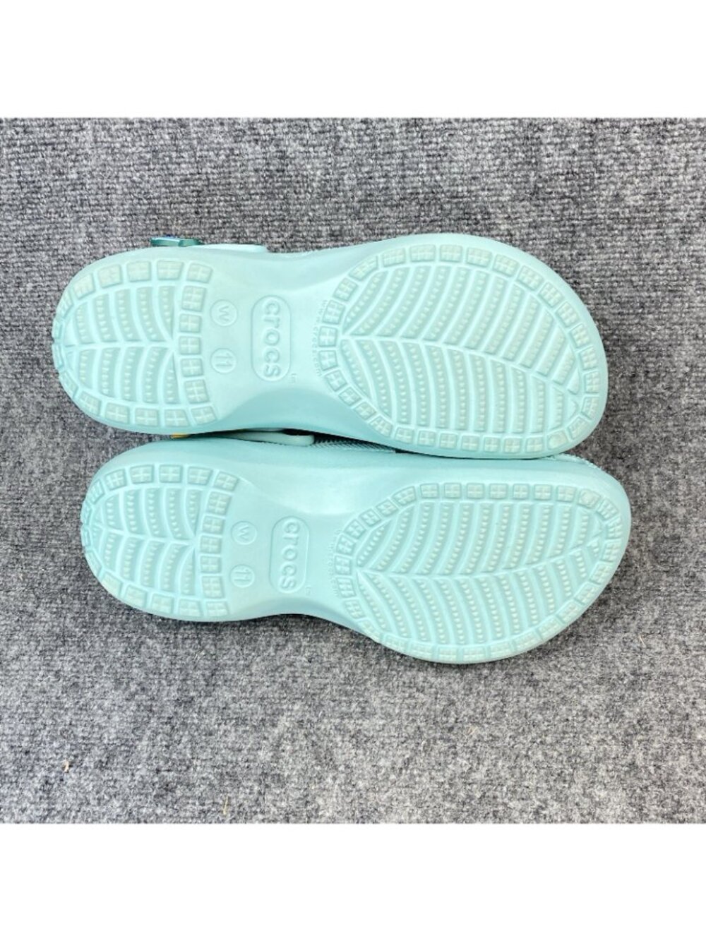 CROCS Original Classic Unisex M9 Women's 11 Aqua Convertible Clogs + 34 Jibbitz - Picture 12 of 12